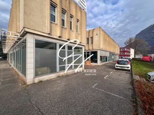 Vente local commercial 5 pièces 192m2 Saint-Martin-le-Vinoux 38950 - 235000 € - Surface Pr