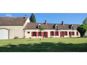 Vente propriété 10 pièces 326 m² à Egreville (77620)  418 000 €