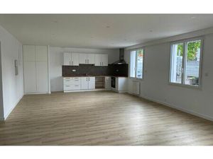 Location appartement  128 m² T-5 à Saint-Lyphard  890 €