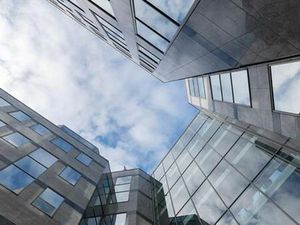 RENOVATED OFFICES TO LET AS FROM 50 m² UP TO 3.700 m²