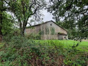 Vente immeuble à Mayrinhac-Lentour (46500)  72 345 €