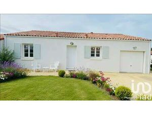 Vente Maison au Château-d'Oléron (17480) : à vendre / 83m² Le Château-d'Oléron