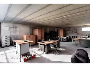 Location Local commercial 2 pièces 105 m2 à Pourrières