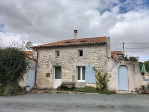 Vente maison 9 pièces 215.25 m² à Bords (17430)  283 900 €