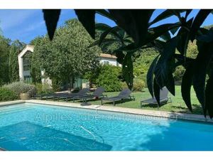 Villa de 10 pièces de luxe en location Saint-Rémy-de-Provence  Provence-Alpes-Côte d'Azur
