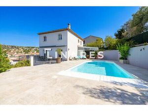 Villa de luxe à vendre dans le quartier Logis Neuf Est