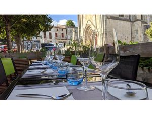 Vente hôtel à Blanzac-Porcheresse (16250)  61 000 €