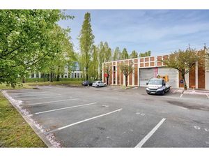 298m2 - local d'activité A LOUER