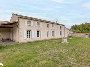 Vente maison 6 pièces 160 m² à Saint-Pardoult (17400)  223 650 €