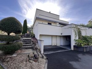 Vente villa 7 pièces 131.56 m² à La Selle-en-Luitré (35133)  413 960 €