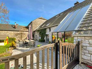 OPTION ! Superbe maison en pierre.