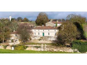 Propriété avec piscine et jardin Moulidars (16)