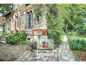 1h de Paris Bercy -10 mn de la Gare de Montargis à pied  ELEGANTE MEULIERE de 6 PIECES + G