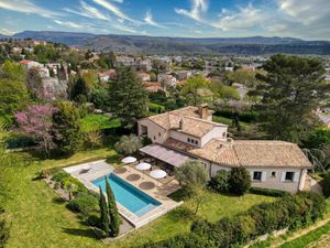 Maison de luxe à vendre à Saint-Étienne-de-Fontbellon