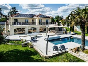 Maison de luxe à vendre à Saint-Martin-la-Plaine