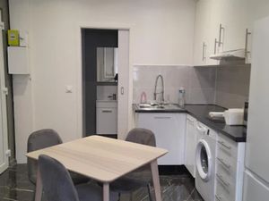 Location meublée appartement 2 pièces 28 m² à Suresnes (92150)  1 150 €