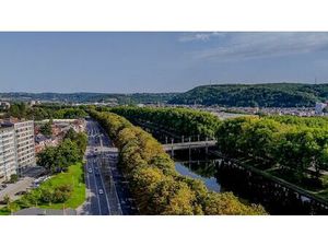 267 m² lumineux – emplacement stratégique Liège