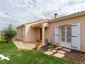 Vente maison 5 pièces 96 m² à Agris (16110)  186 000 €