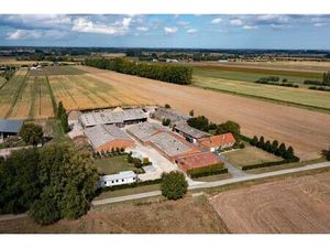 Hoeve op 4 13 ha te koop te Kaprijke