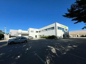 Location Local Professionnel 120m² EGUILLES 13510