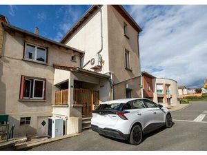 Maison de village avec local commercial