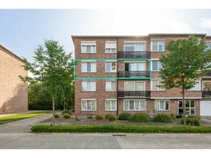 Instapklaar en rustig gelegen appartement op de 2eV met 2...
