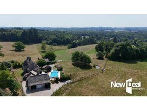 Xaintrie : Exeptionnelle Propriété de 230 m² avec dépendances  Piscine et Jacuzzi sur 2 5 