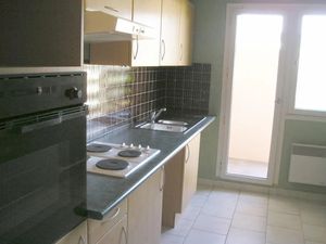 Location appartement 4 pièces 84 m² à Pau (64000)  780 €