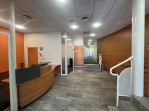 Local commercial ou bureau 320 m2 Quartier les minimes