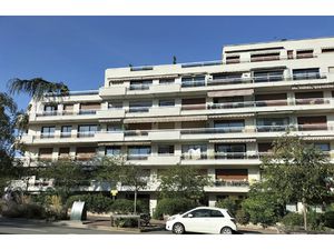 Loué - Parking proximité RER B