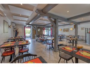 ENSEMBLE IMMOBILIER : LOCAL COMMERCIAL-APPARTEMENT -GRANGE