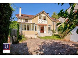 Vente maison 10 pièces 180 m² à Versailles (78000)  1 448 000 €