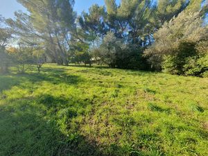 Vente terrain 387 m² à Nimes (30000)  164 900 €