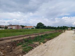 Vente terrain 643 m² à Saujon (17600)  147 890 €