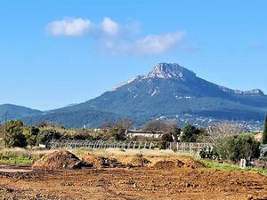 Vente terrain 640 m² à La Crau (83260)  290 000 €