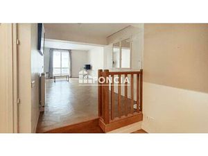 Entre Argentine  Ternes et Charles-de-Gaulle étoile  2 PIECES DANS COPROPRIETE RECENTE DE 