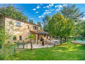 Maison Individuelle de Charme avec Piscine et Grand Terrain –