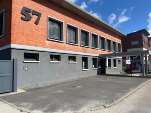 Location locaux professionnels à Pont-Audemer (27500)  1 330 €