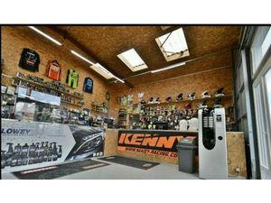 Local d'activités à vendre