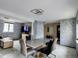 Maison familiale éco-énergétique avec terrasse et grand garage