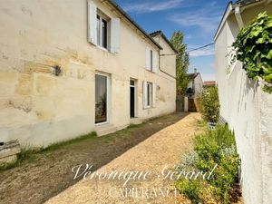 IDEAL Famille ou Investisseurs Maison en Pierre avec cours  jardin et grange