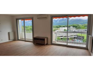 Location meublée appartement 2 pièces 77 m² à Meylan (38240)  1 200 €