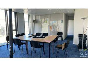 Location Bureaux et commerces à Hérouville-Saint-Clair (14200) : à louer / 60m² Hérouville