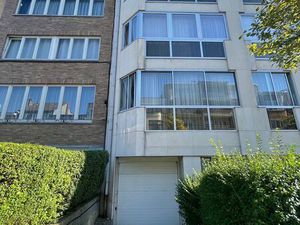 Emplacement dans parking fermé