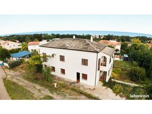 Maison 8 pièces 229 m²