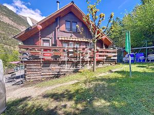À vendre en nue-propriété Chalet avec terrain à Jausiers (