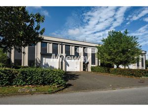 Lot d’activités 1 251 m² – Cergy – Propriétaire direct