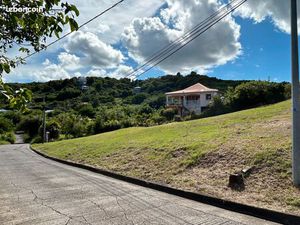 Affaire terrain pres des plages (marin et sainte-anne)