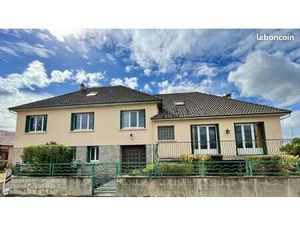 Maison 13 pièces 240 m²