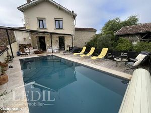 Maison 5 pièces 227 m²